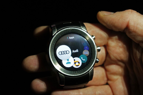 CES 2015 - Audi LG Watch